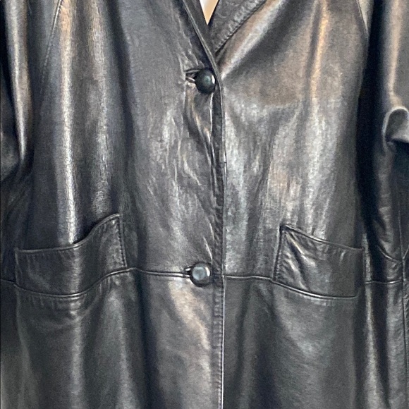 VNTG Black Leather Jacket with Oversized Fit and Lapel Design - Picture 6 of 11